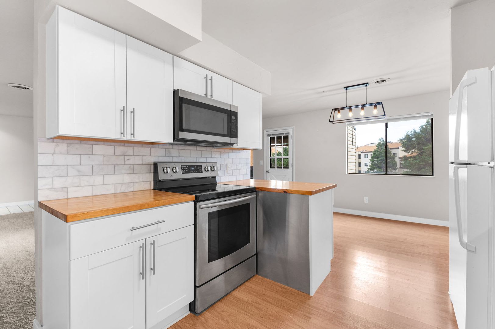 Spacious 3 Bedroom 2 Bathroom Unit – photo 5
