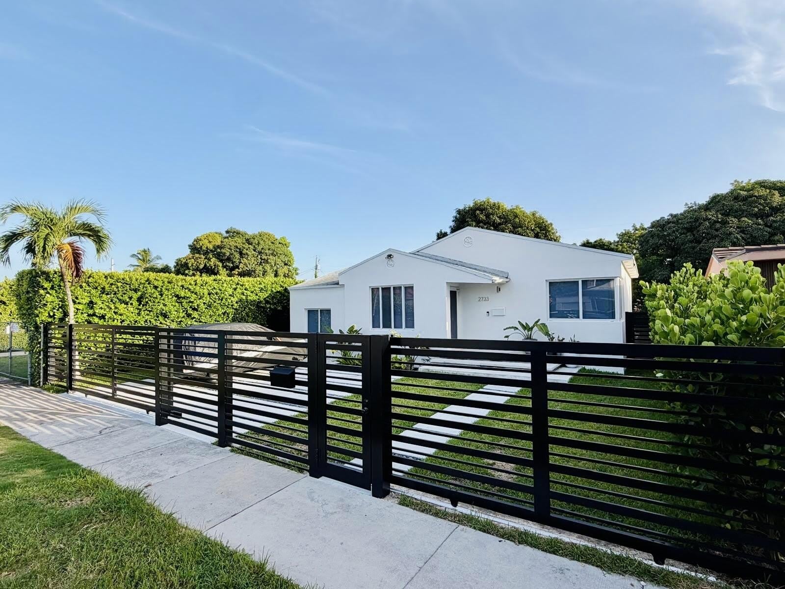 2733 Sw 15Th Street – photo 1