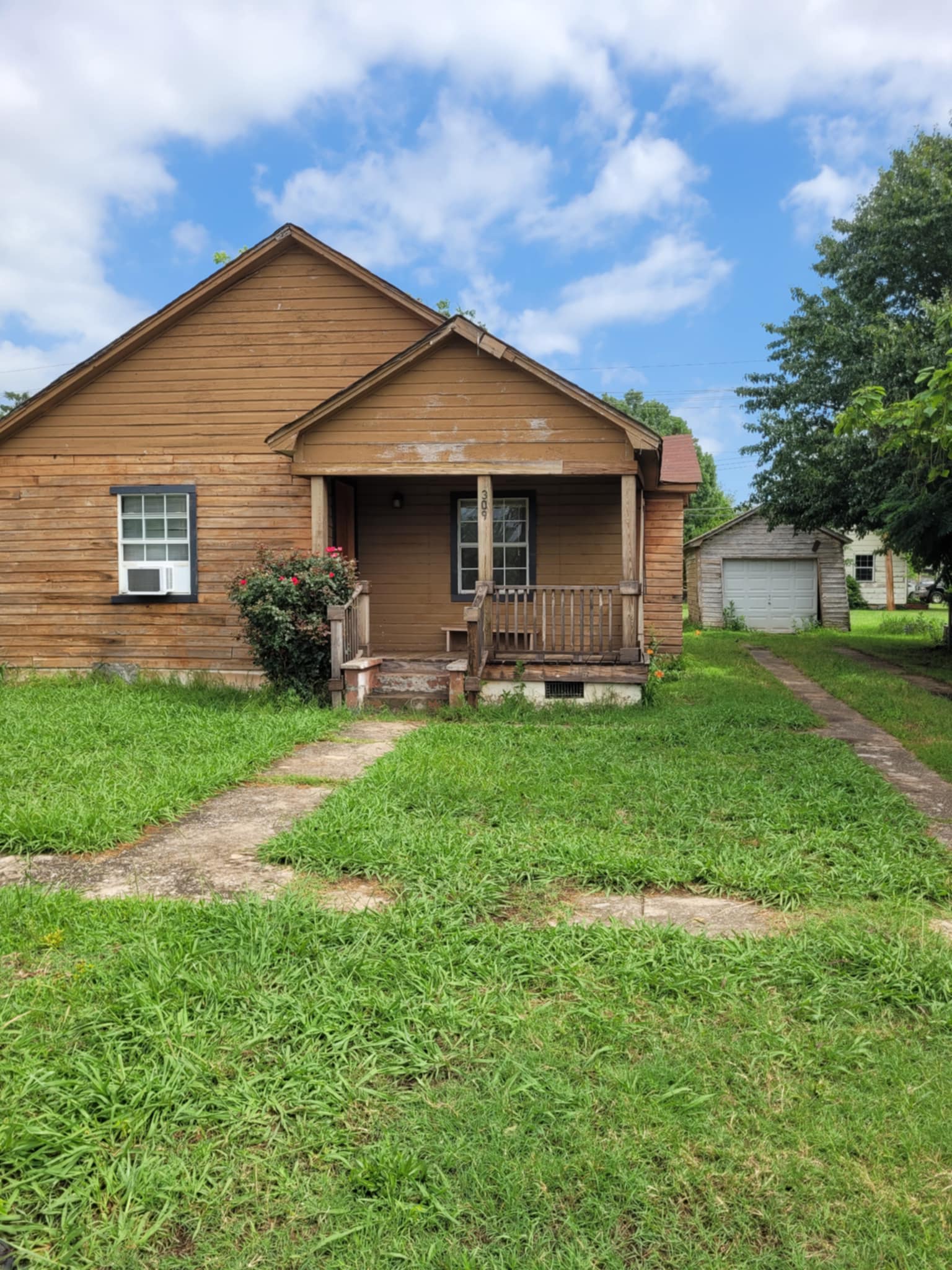 309 W. Chestnut – photo 1