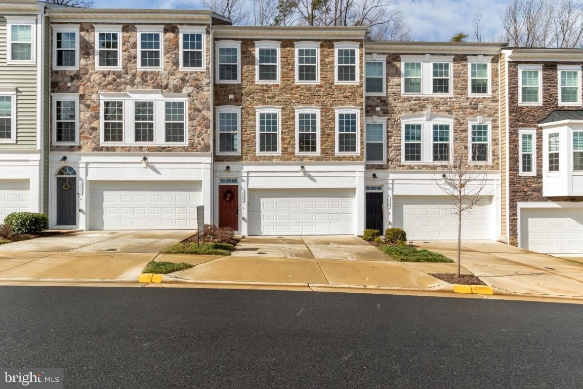 1329 GILMORE Street – photo 1