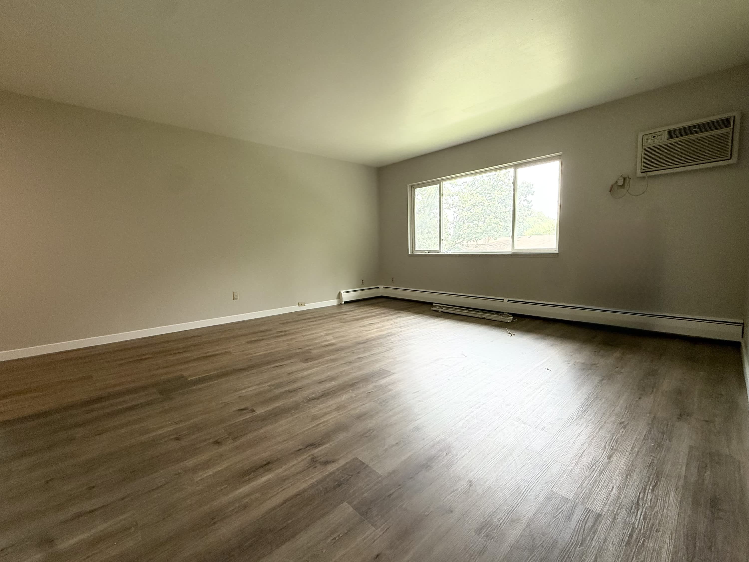 2060 Allen Boulevard – photo 2