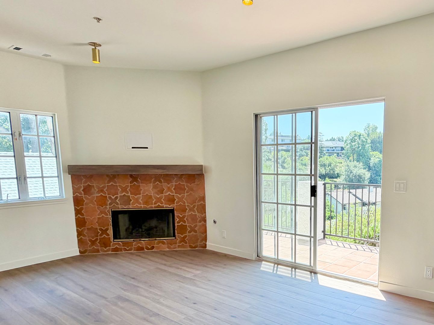 3-Story South Pasadena Hills House w/2 Bonus Rooms + Private Guest Suite – photo 4