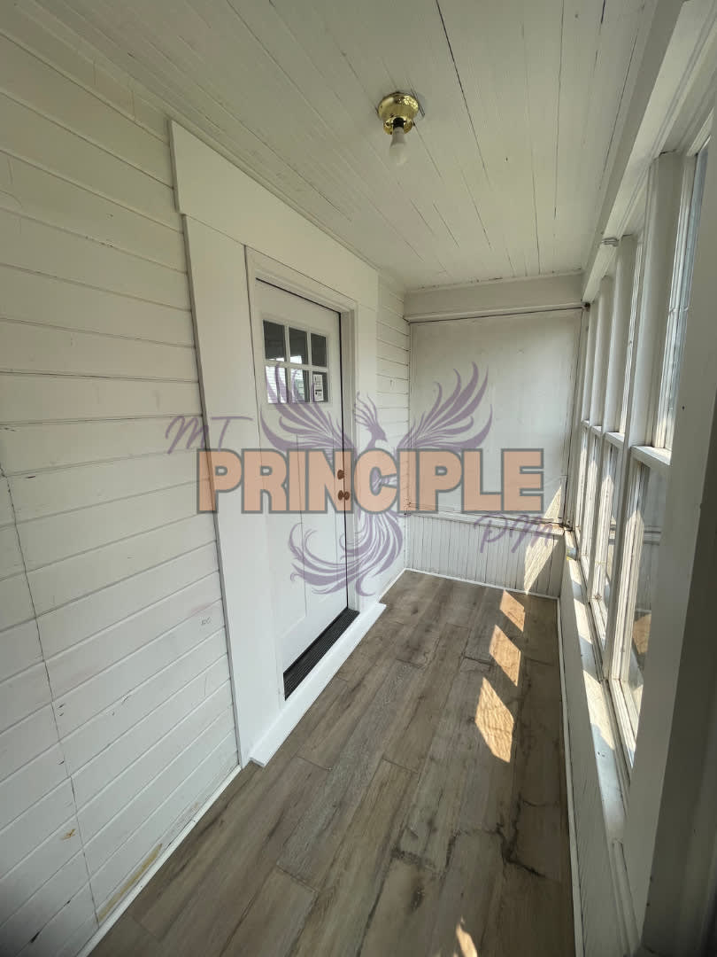Uptown Bungalow – photo 2