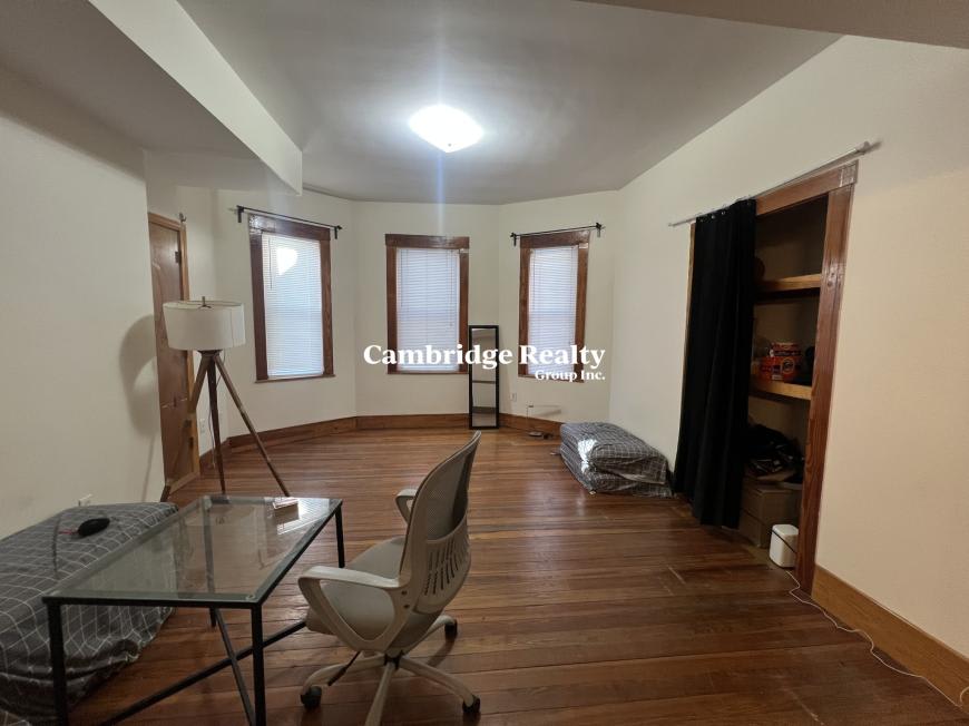 346 Faneuil St. – photo 3
