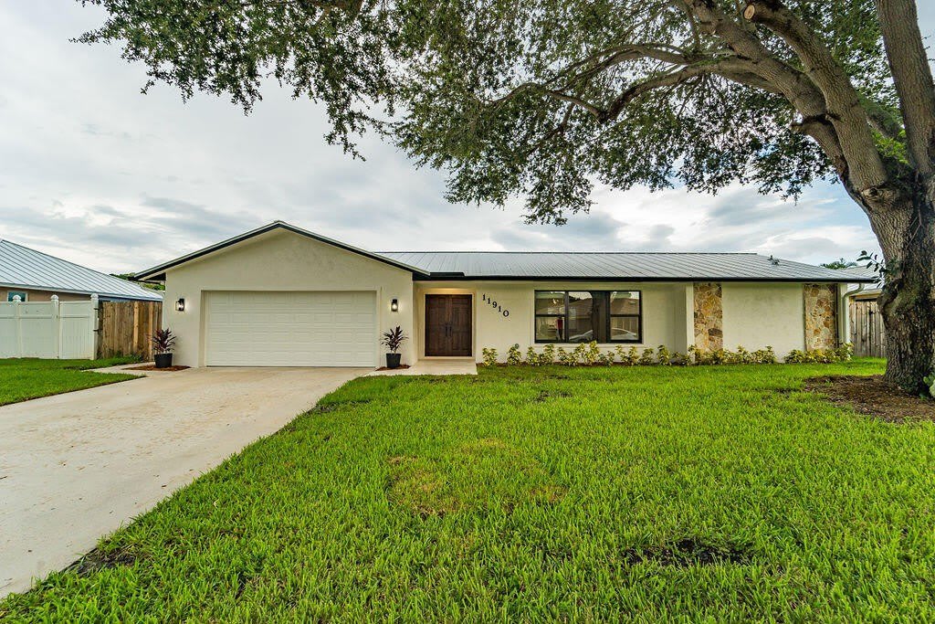 11910 Butternut Street – photo 1