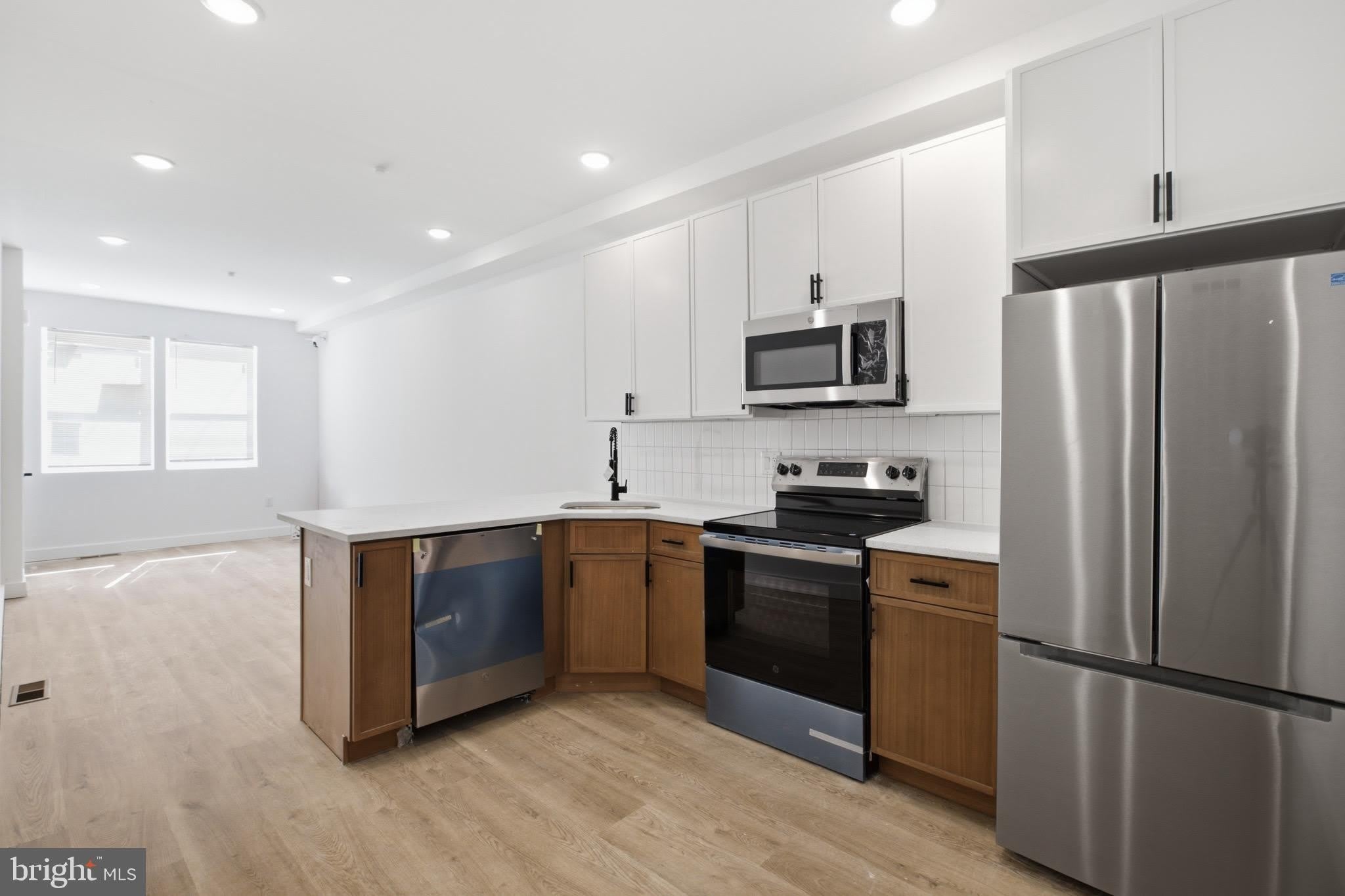 2554 N 12Th Street – photo 5
