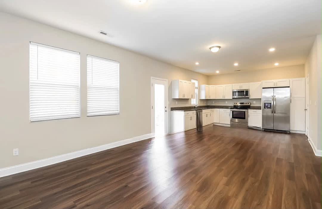 516 Leland St – photo 4