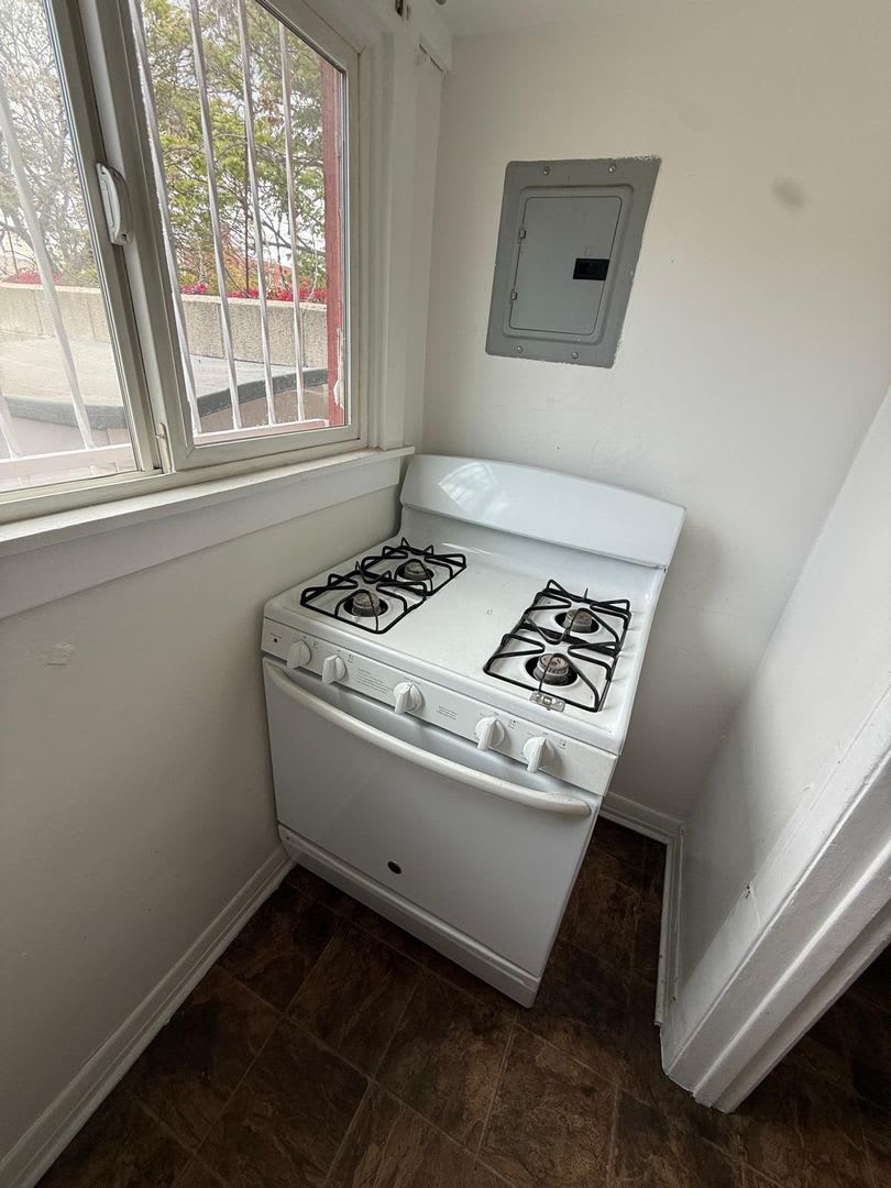 4625 Kingswell Ave – photo 2
