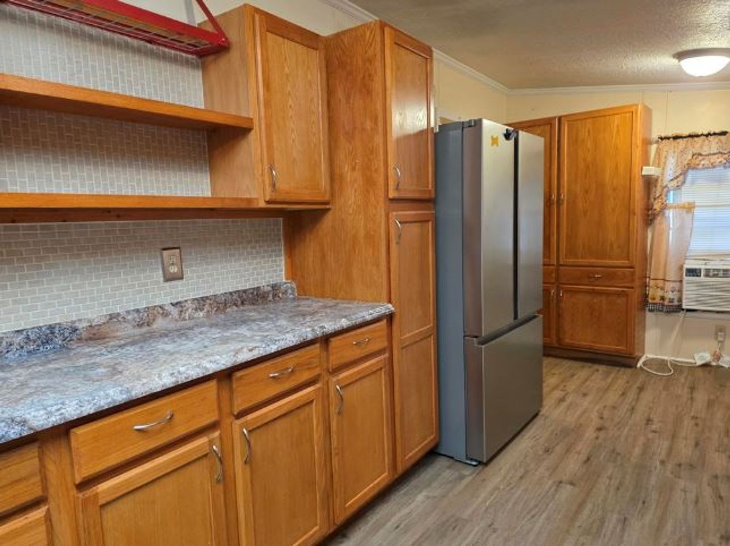 FOR LEASE!! – photo 4