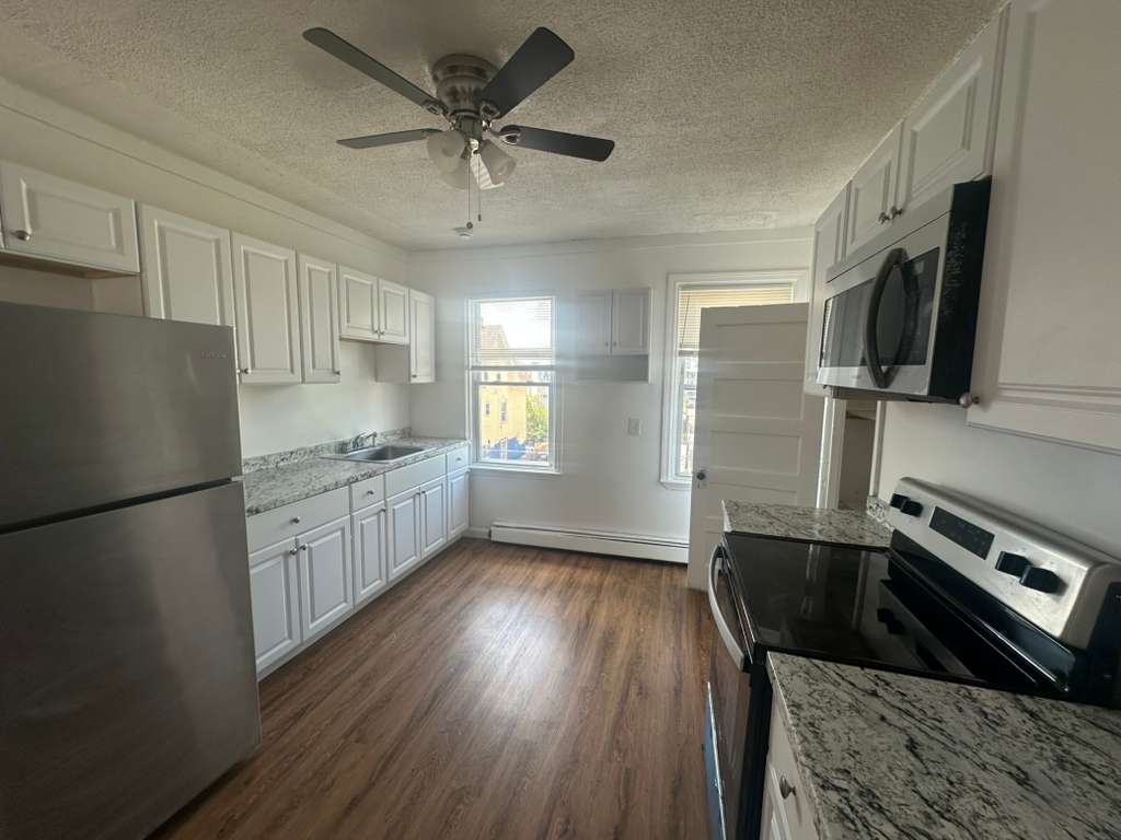 48 Kenwood St – photo 2