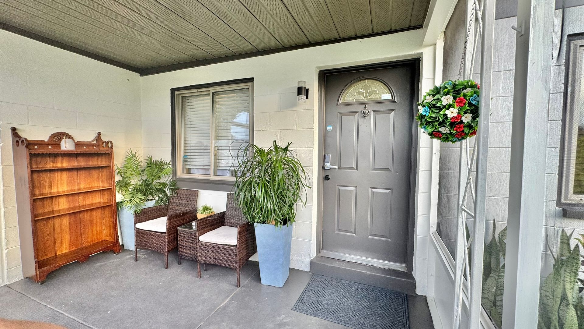Move-In Ready & Solar-Powered – Flexible Furnishing Options Available! 3bed – photo 2