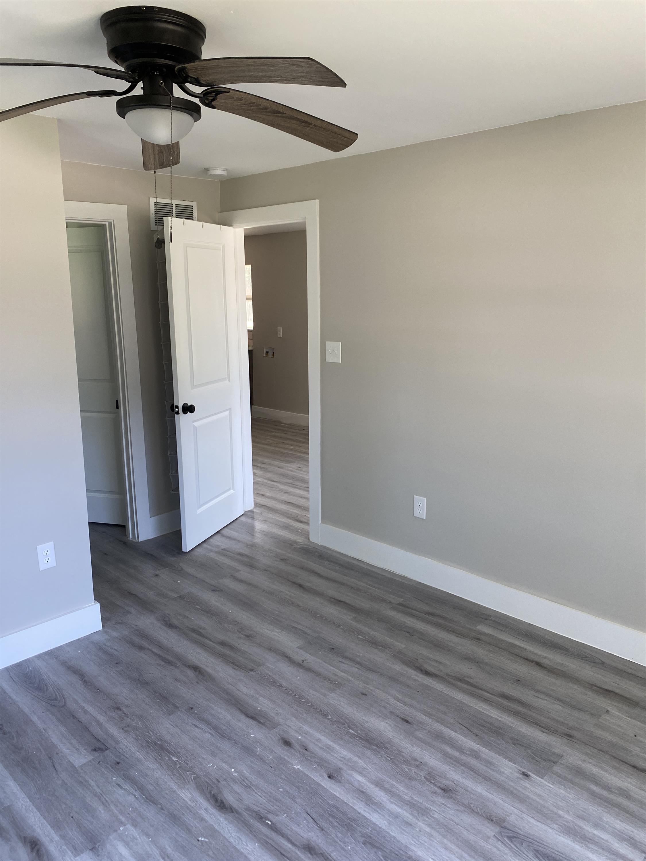 521 East Jackson Street A – photo 4
