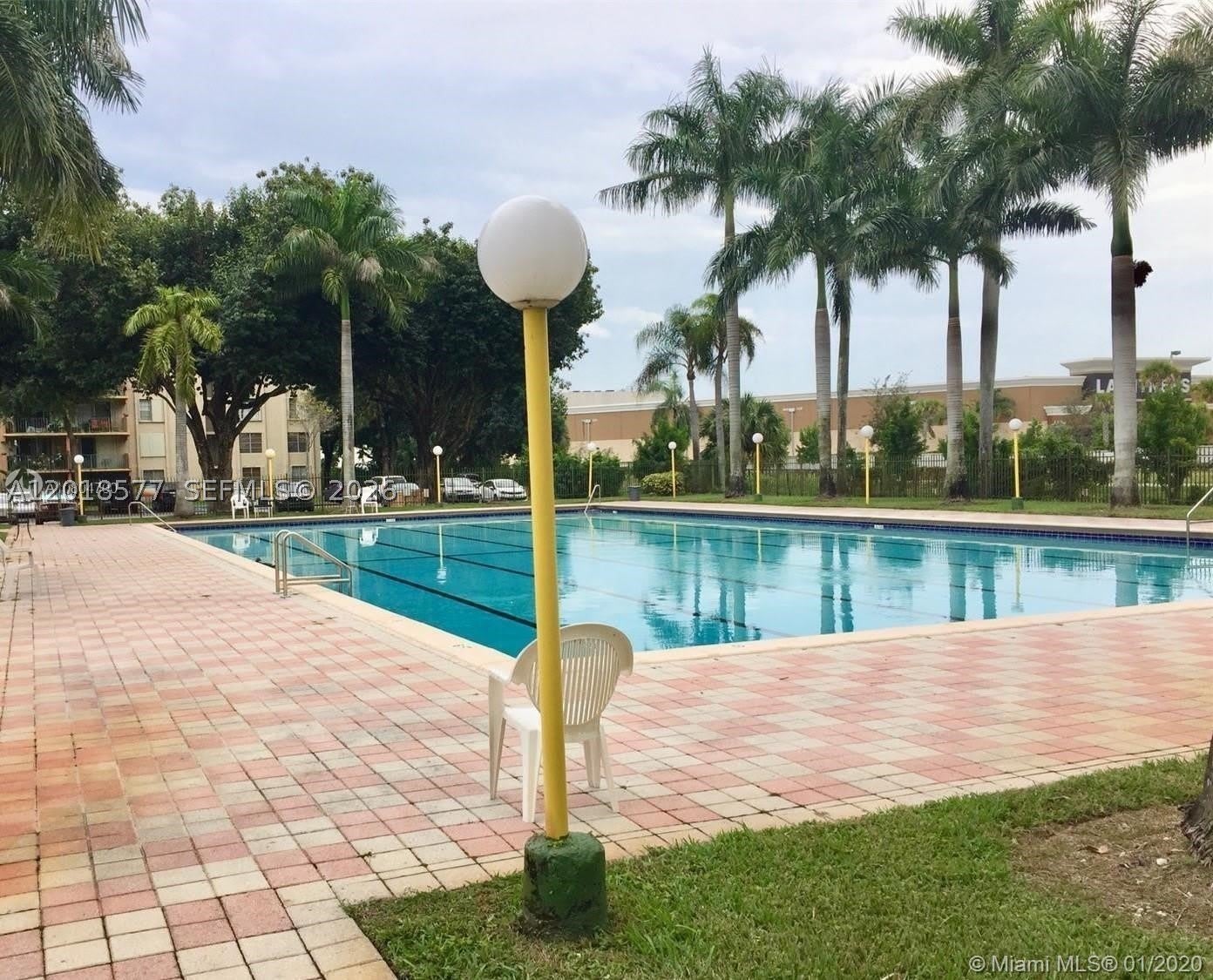 9350 Fontainebleau Blvd – photo 4