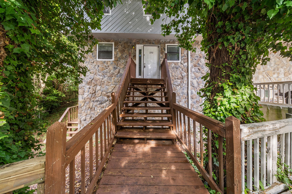 1353 Overlook Cove Southeast – photo 1