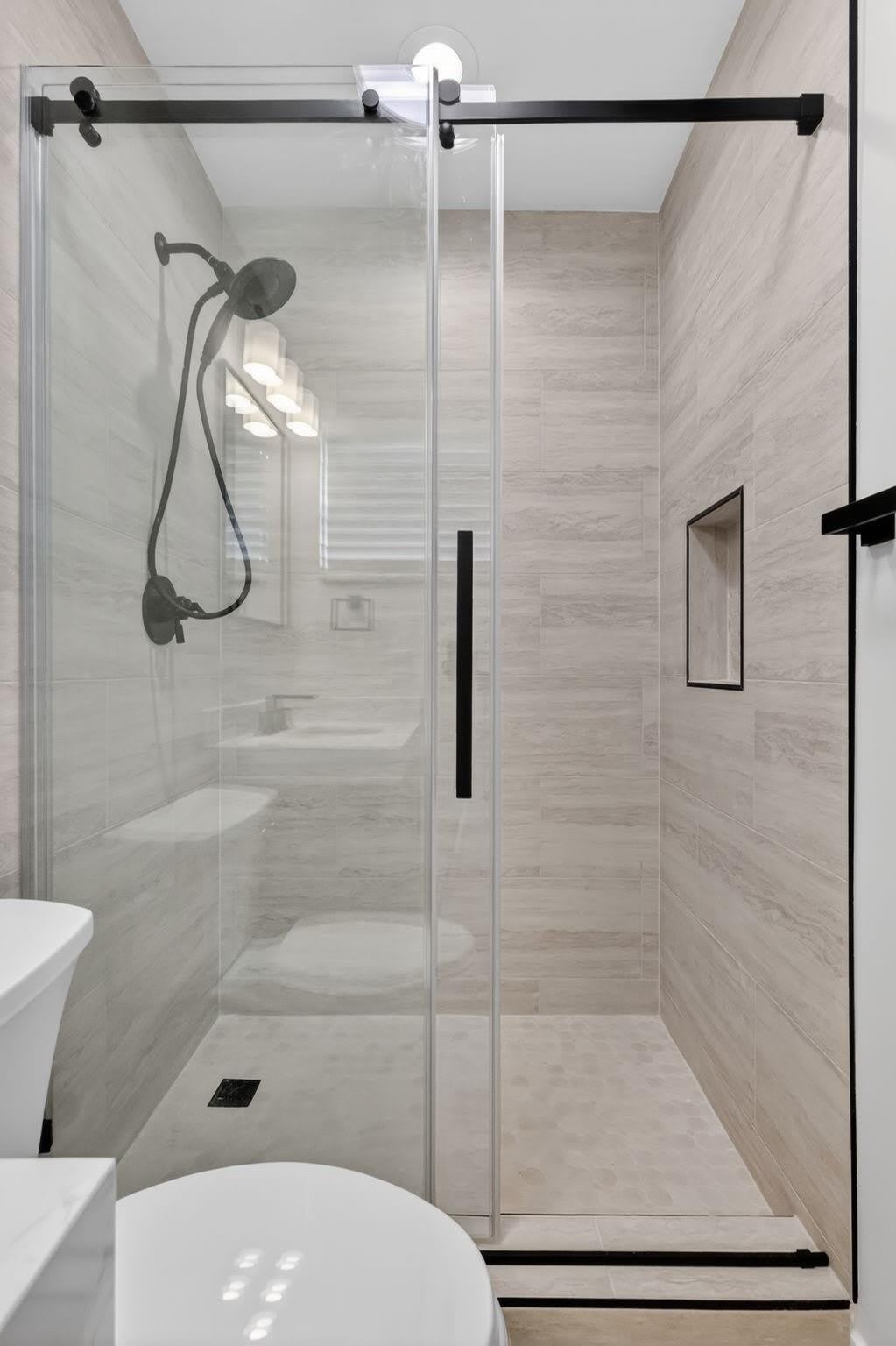 2125 NE 56th Court – photo 5