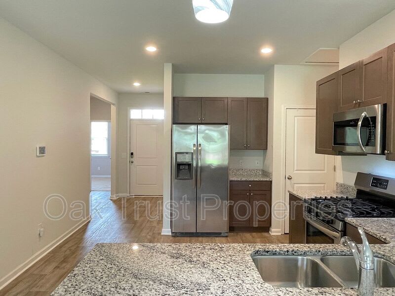 217 Lapping Waters Dr – photo 3