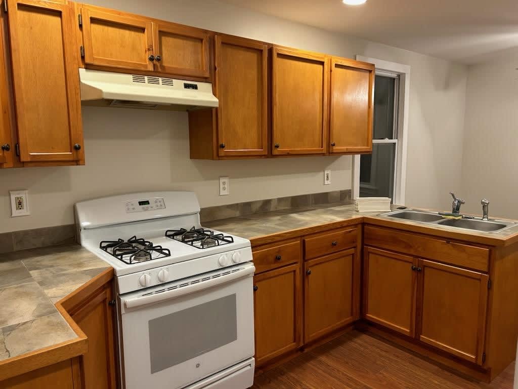81 Railroad Ave – photo 2