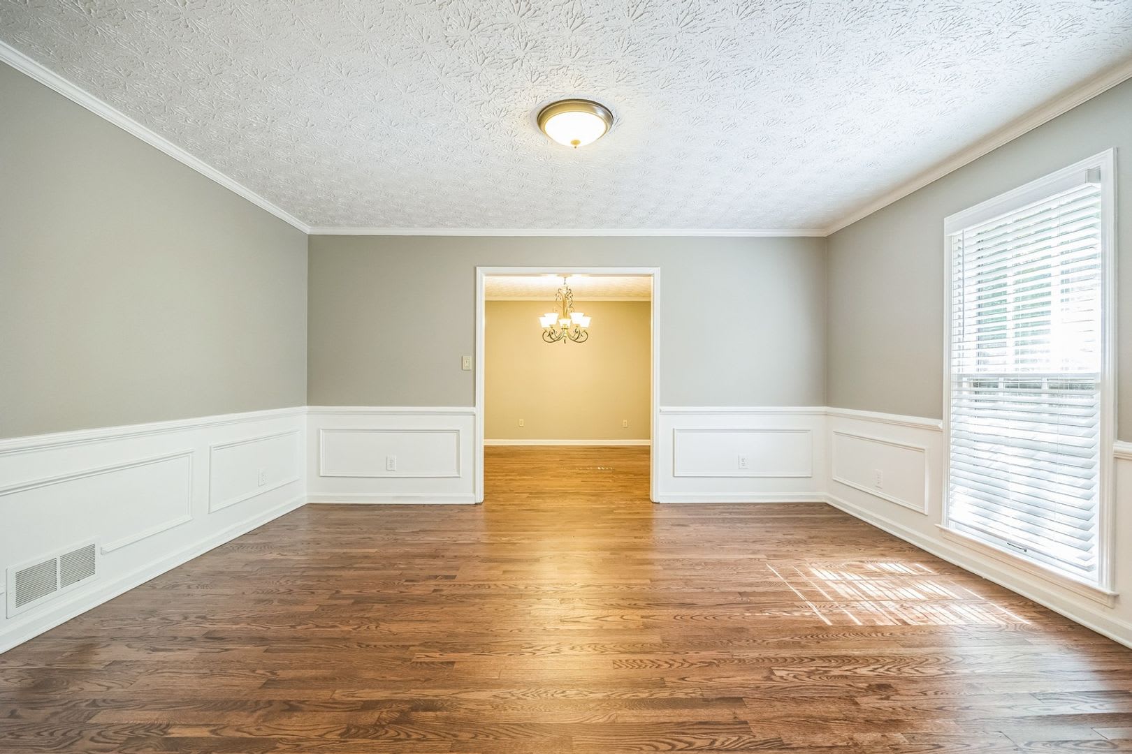 Spacious 4BR House in Roswell -Mountain Park Elementary district – photo 4