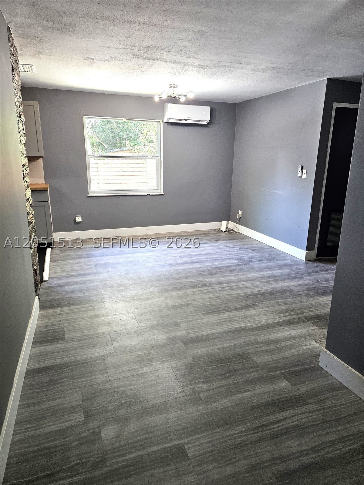 5627 SW 26th St – photo 2