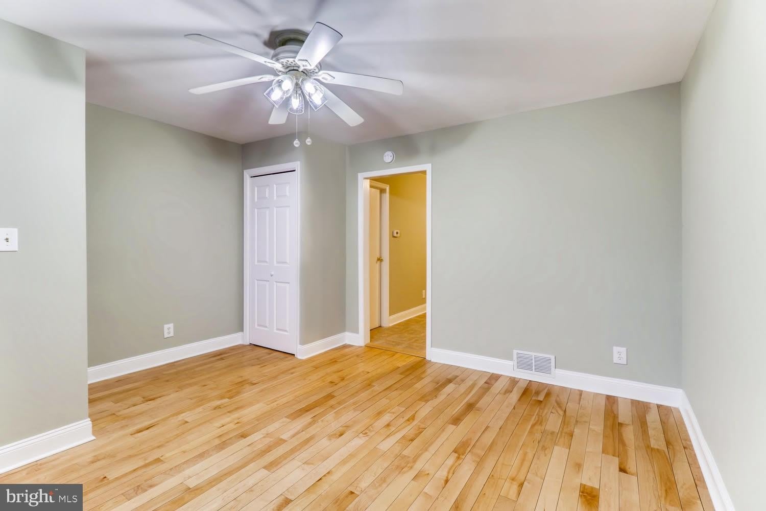 1020 W LOMBARD Street – photo 3