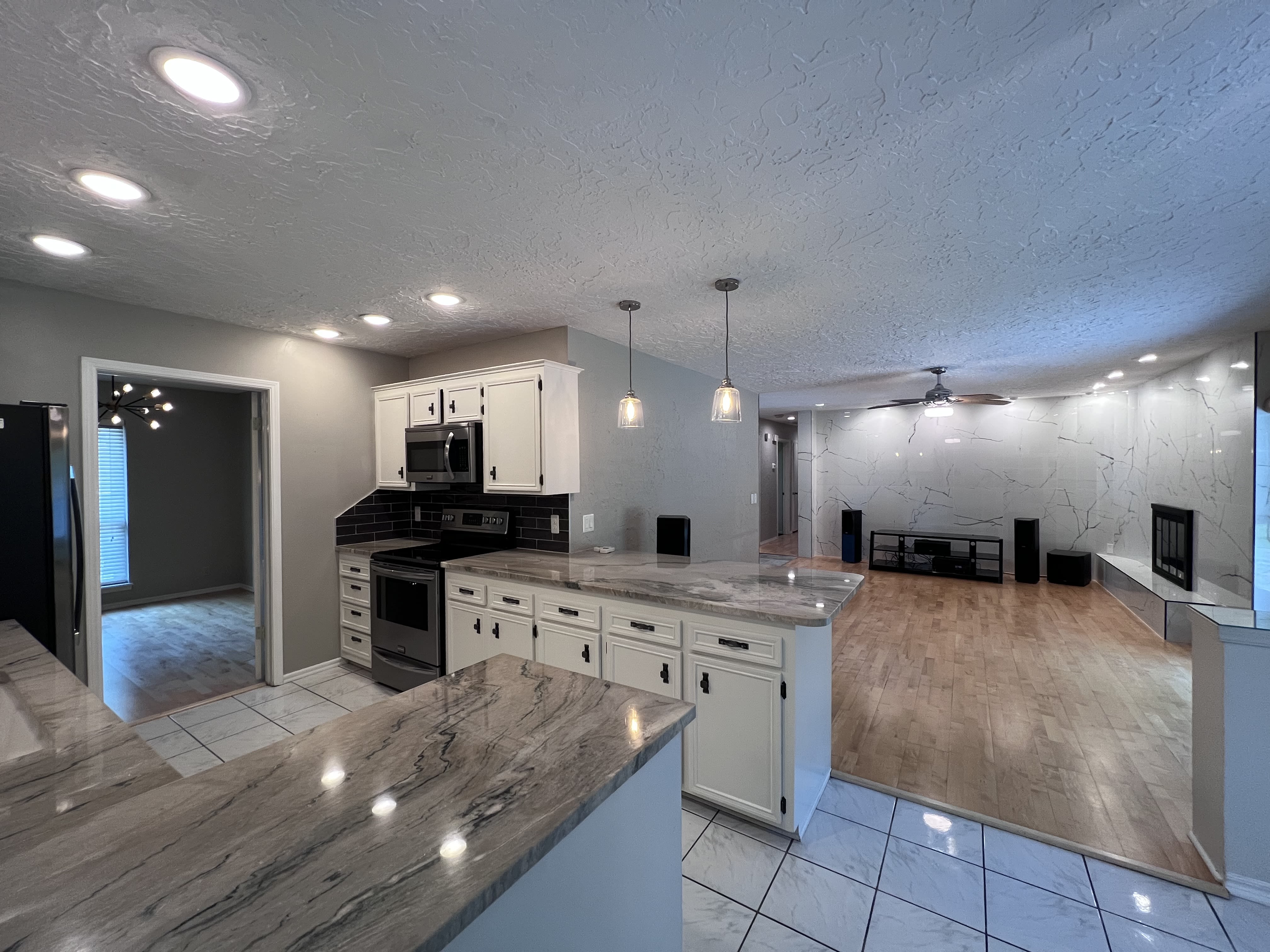 5732 East 65th Street – photo 2