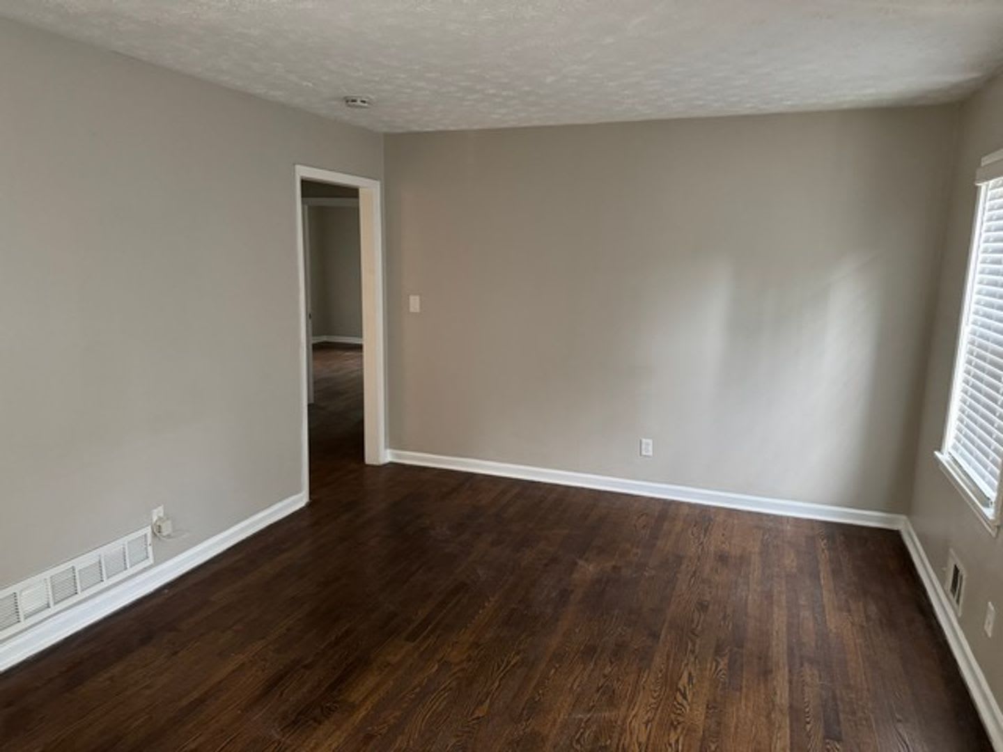 Updated 3 Bedroom/2 Bath Bungalow in Great Location! – photo 4