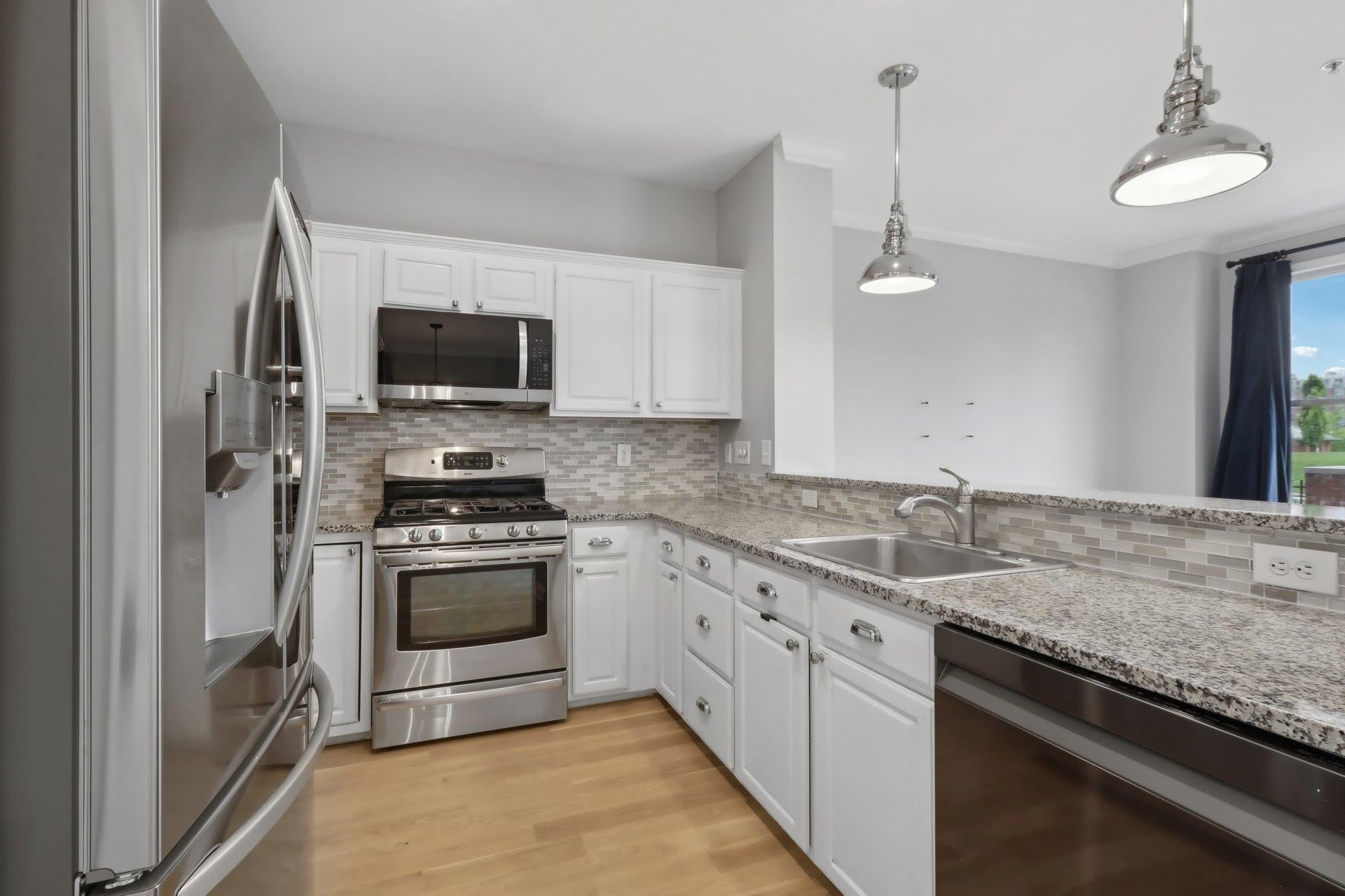 66 LYDIA DR – photo 4