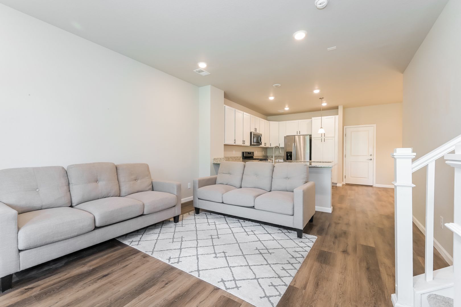 Beautiful 3 Bed 2 5 Bath Townhome – photo 3