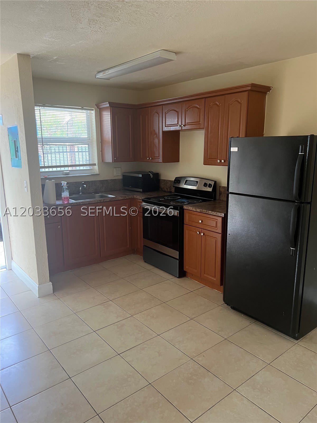 5900 NW 1st Ave – photo 2