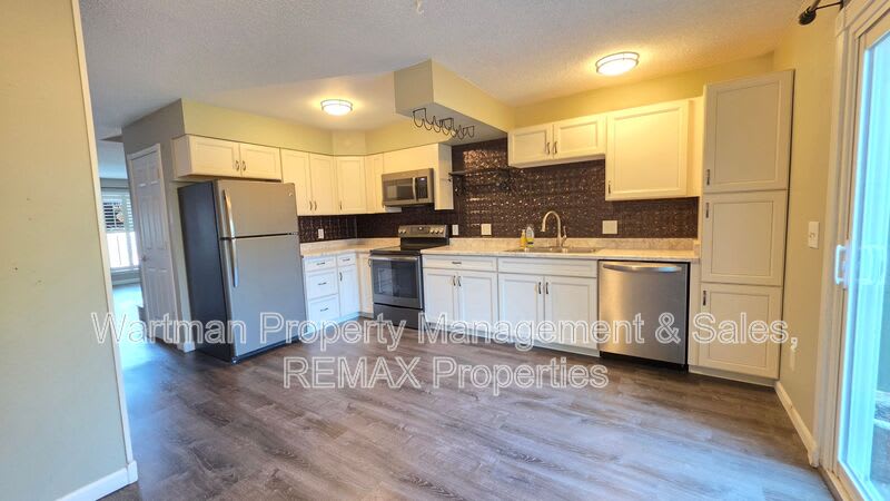 4231 Charleston Dr – photo 4