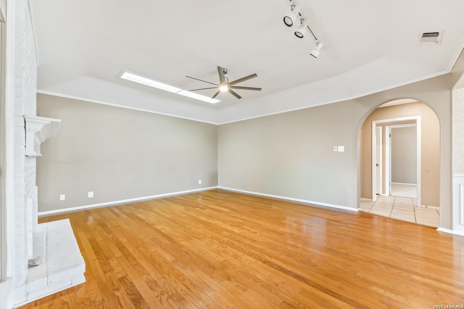 5801 Royal Rdg – photo 4