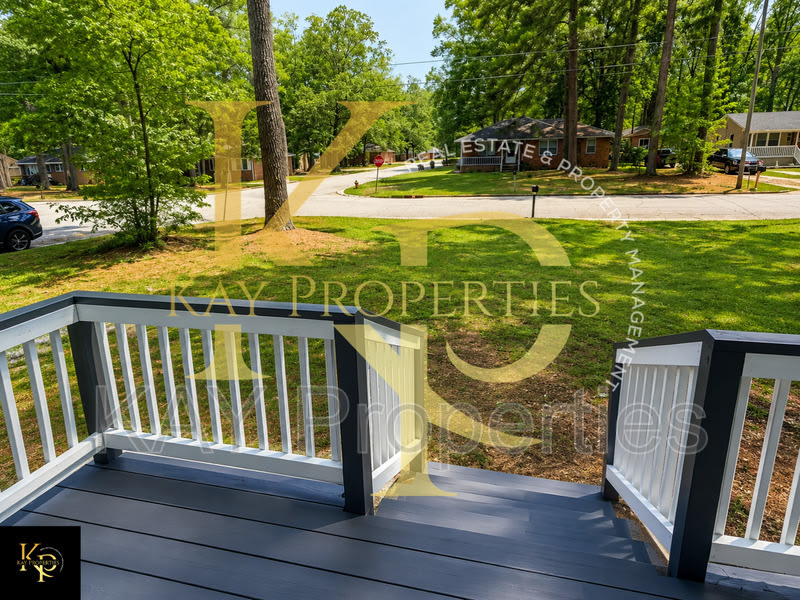 1828 Windsor Dr – photo 4