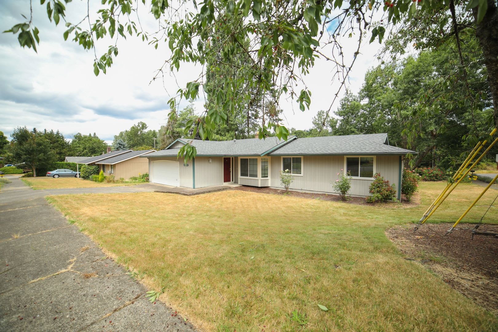 Three Bedroom Ranch in Can't Beat West Linn Location – photo 3