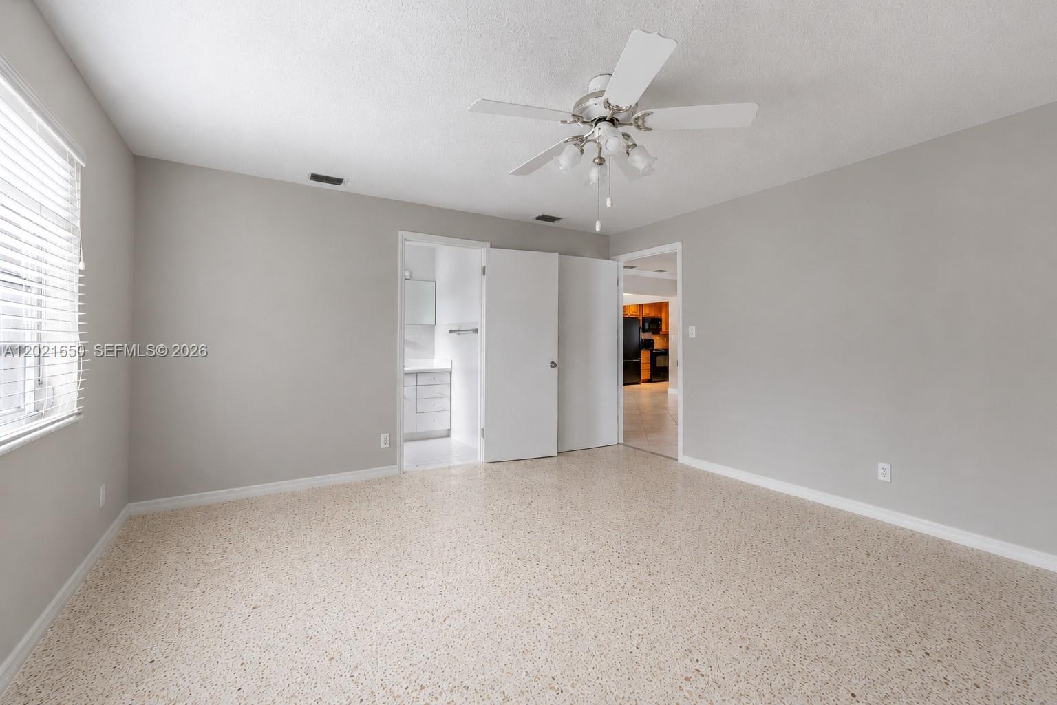 947 Lincoln St – photo 5
