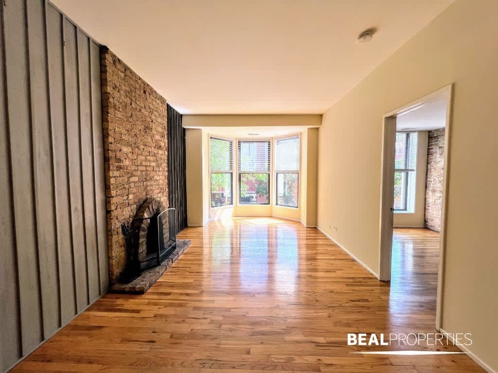 604 W Surf St – photo 1