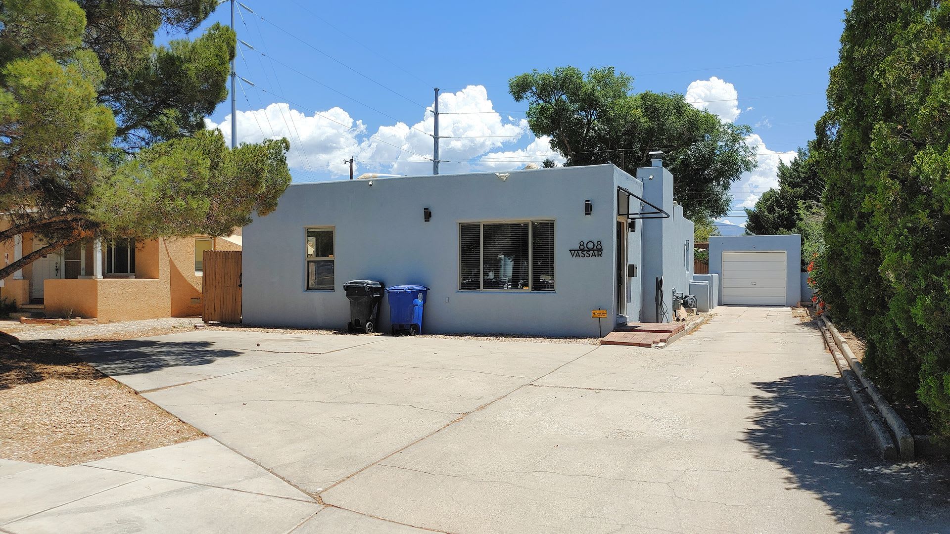 Charming 4 Bed 3 Bath Home Near UNM! – photo 1