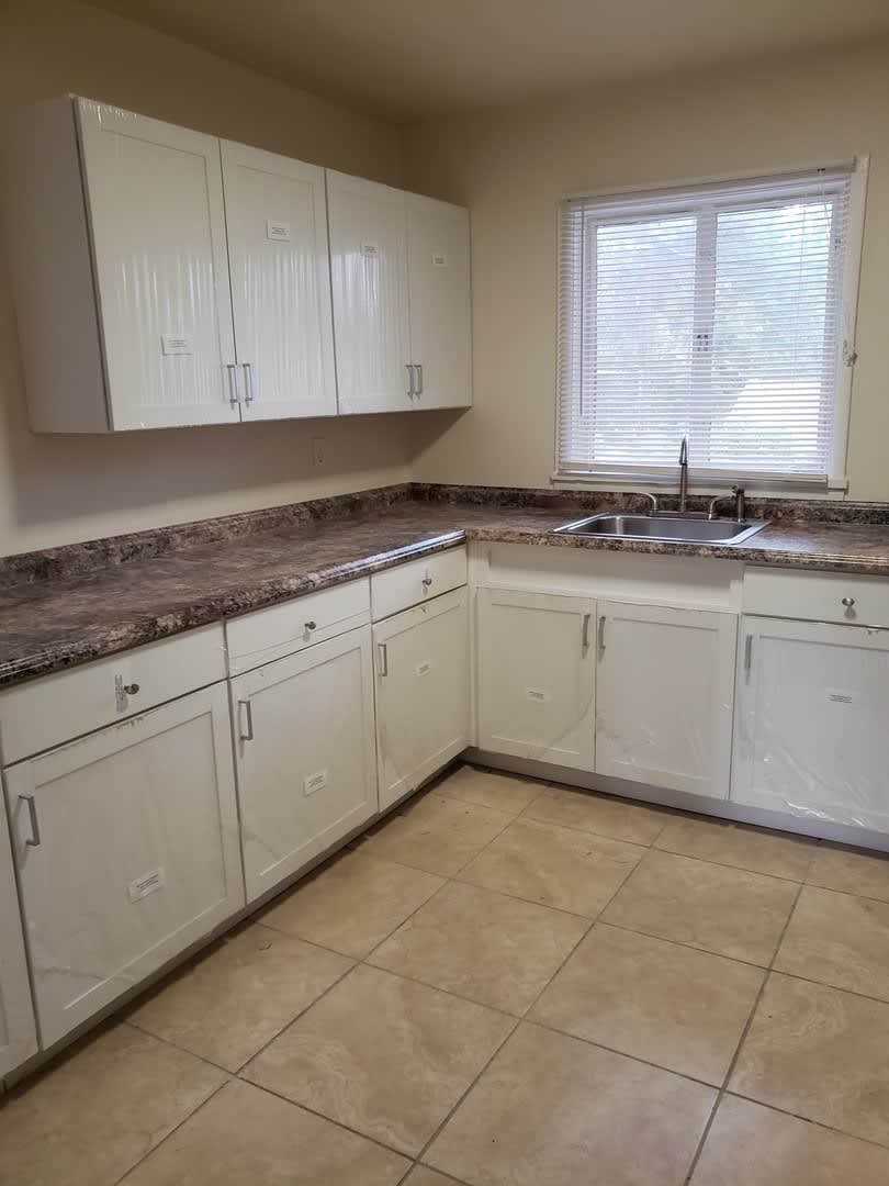 Cute 3 Bedroom Duplex For Rent On Uintah St – photo 4