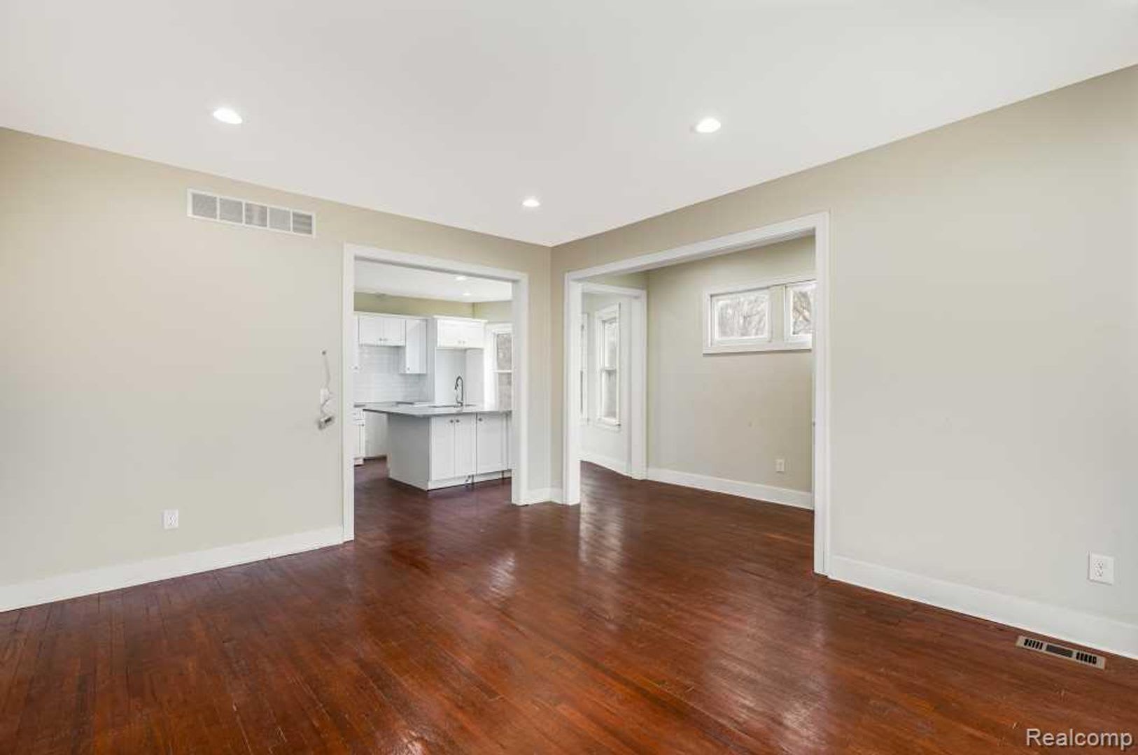 1436 Baldwin – photo 4