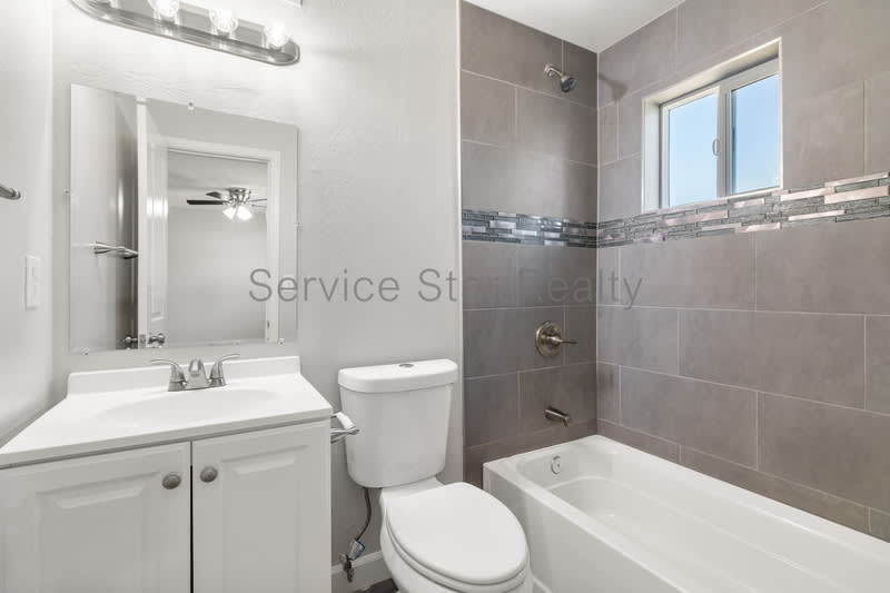 5936 W Seldon Ln – photo 4