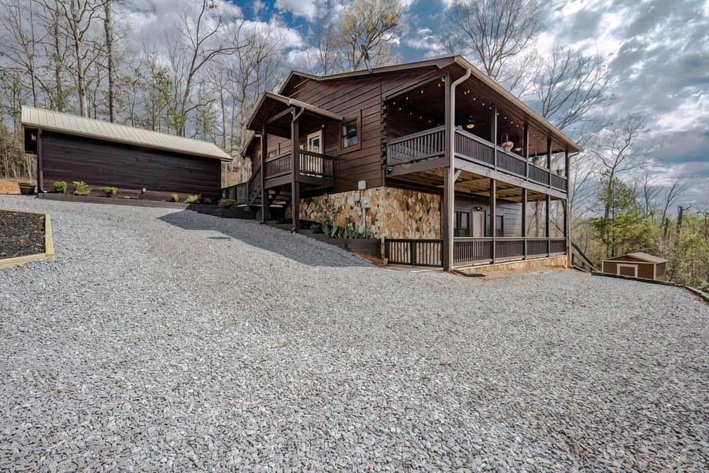 54 Henderson Lane – photo 2