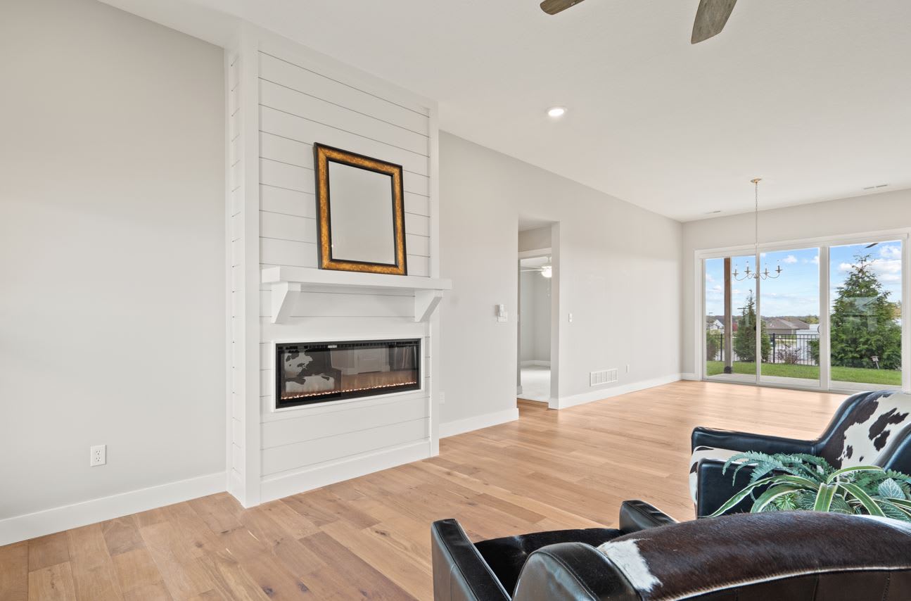 4720 Kenora Dr – photo 2