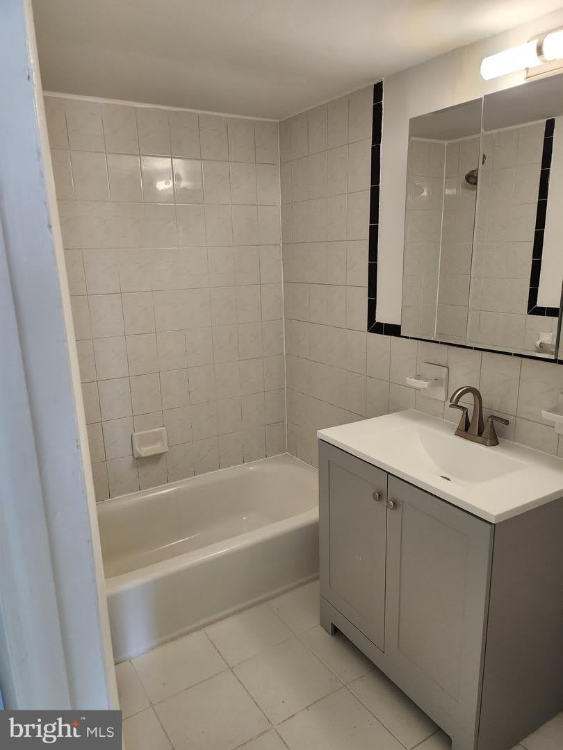 100 N 3RD ST #4A – photo 5