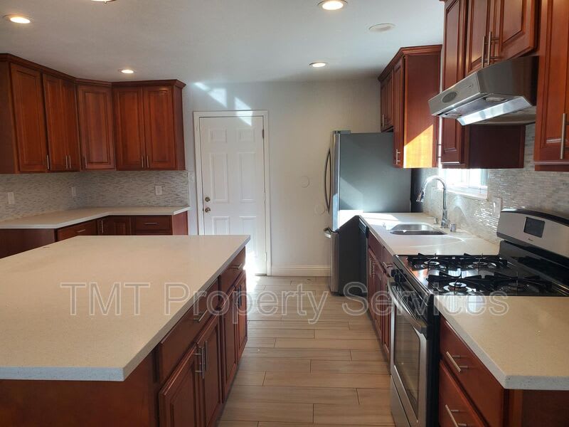 9002 Salmon Falls Dr – photo 4