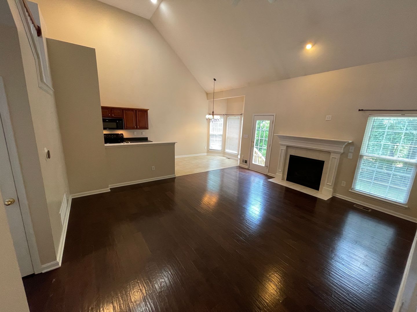 Amazing Home East Jefferson Co For Lease – photo 3
