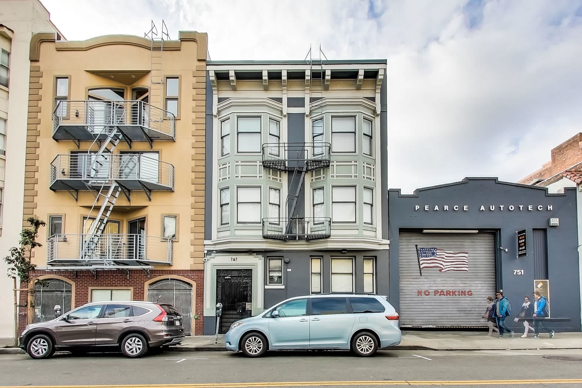 747 Ellis Apartments – photo 1