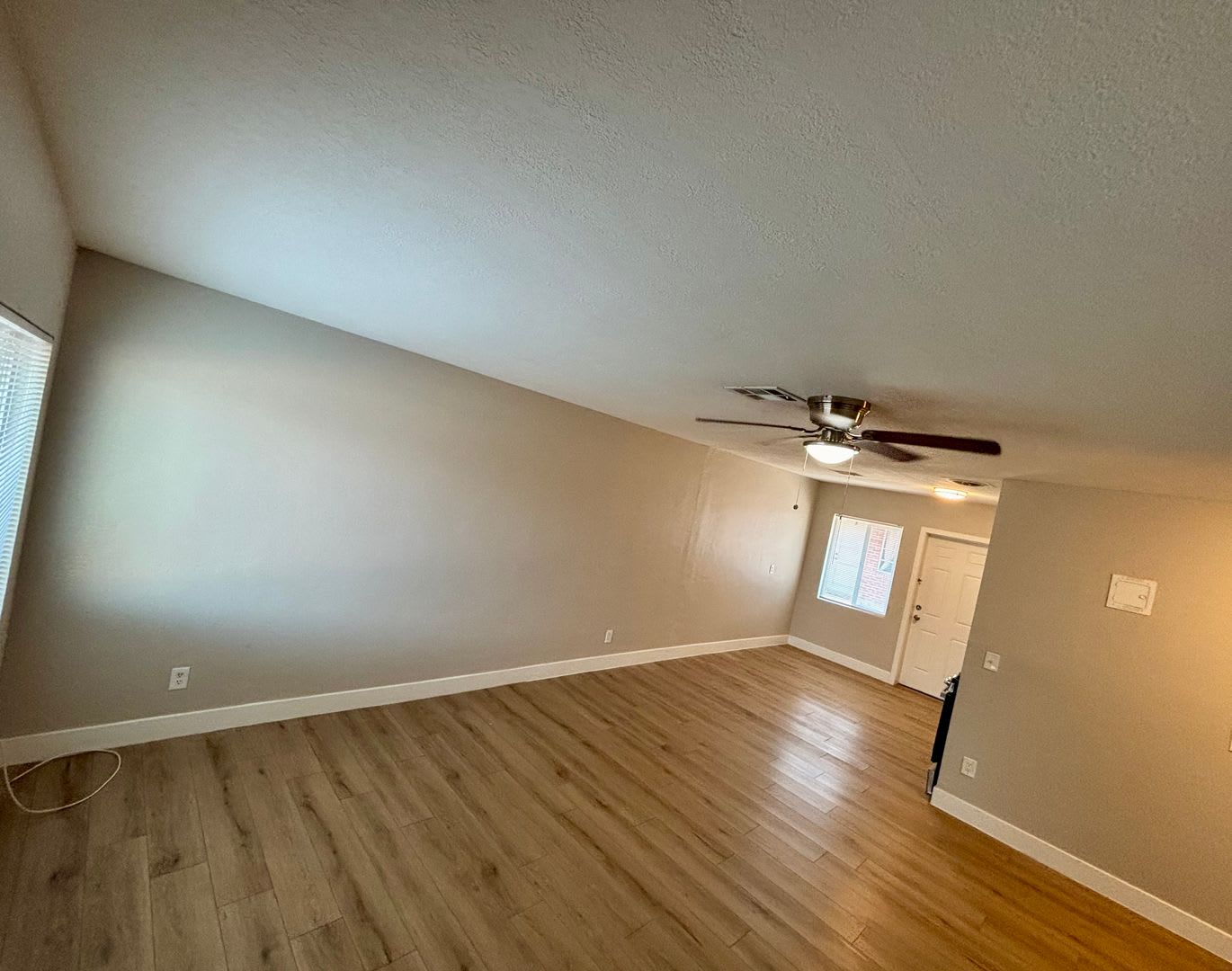 Remodeled 2Bd 1Ba Unit In A 4 Plex Near 15Th Ave Indian School In Phoenix – photo 5