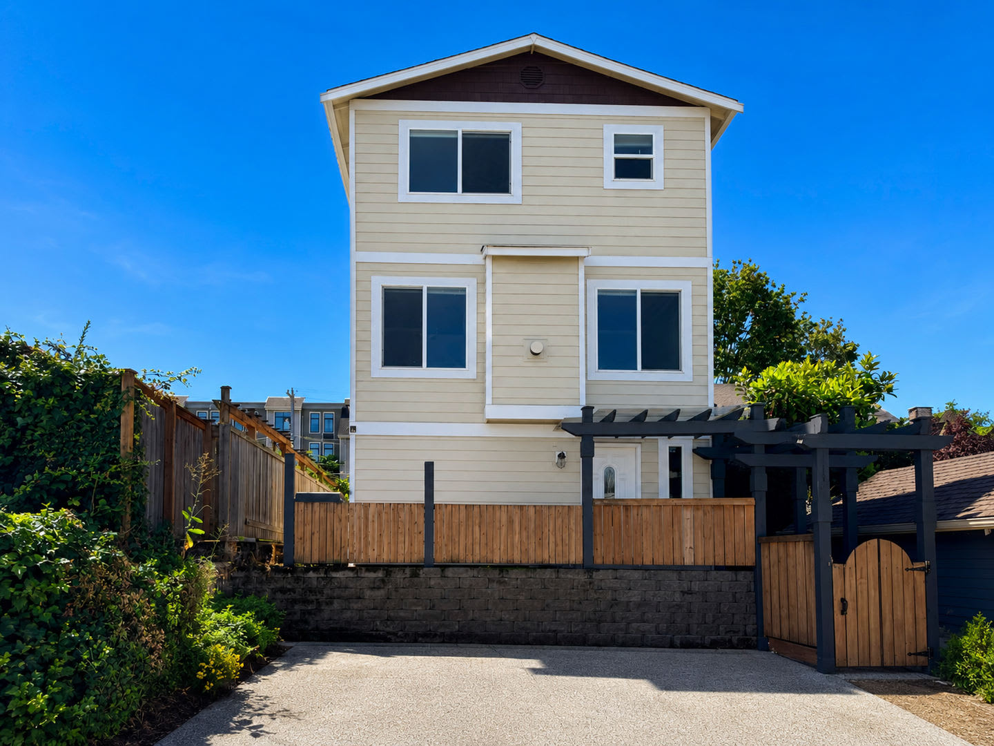 Spacious 5Br Queen Anne Townhome – photo 1