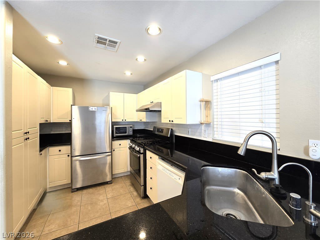 8449 Faucet Avenue – photo 5