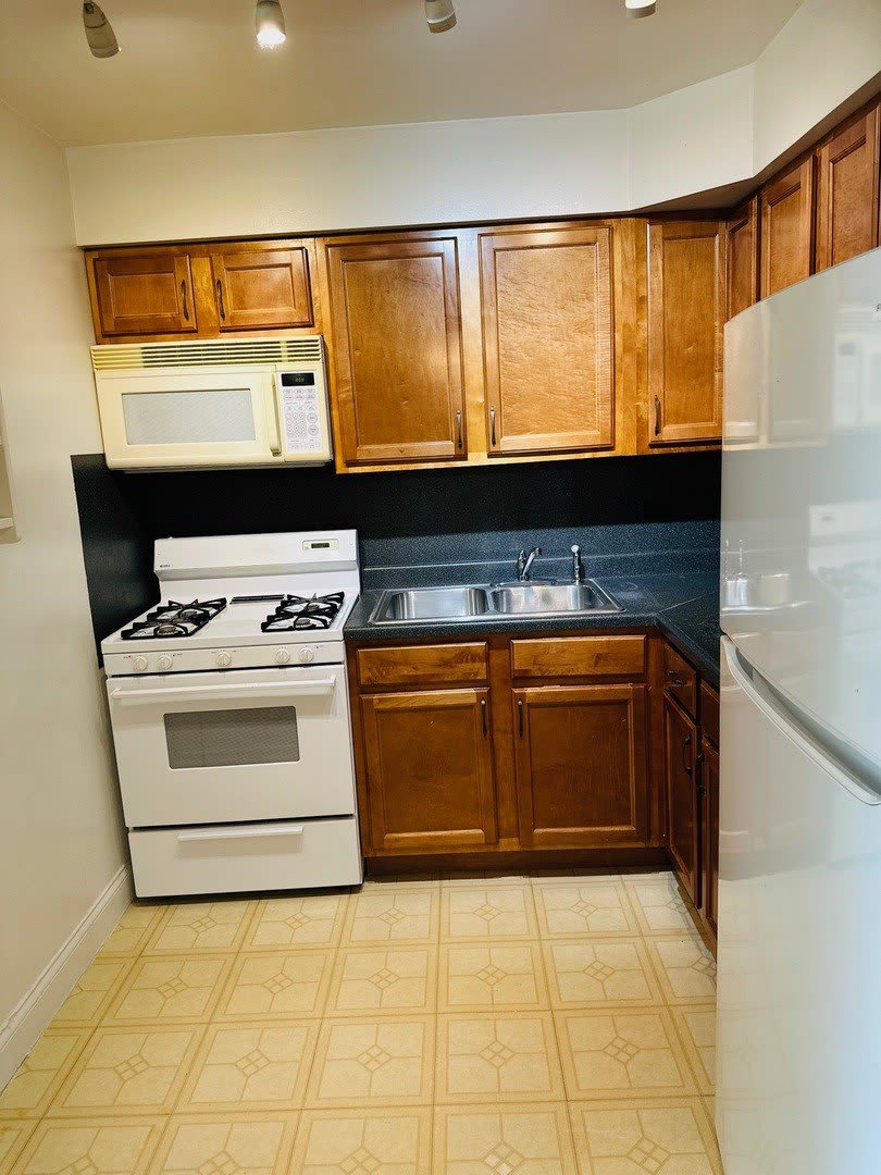 6300 W Irving Park Road – photo 4