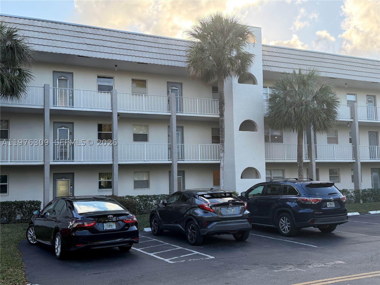 8100 Sunrise Lakes Blvd – photo 1